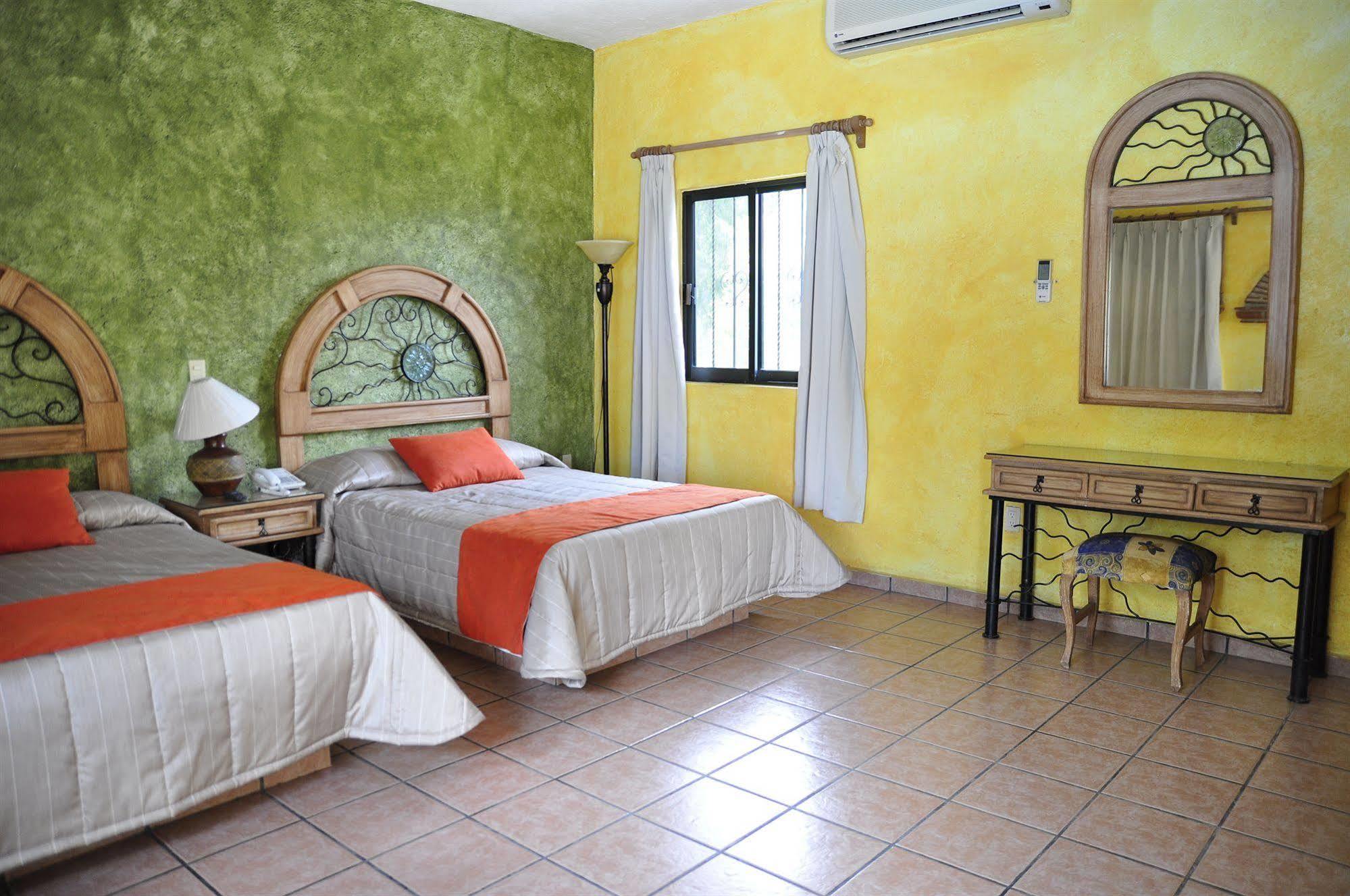 Parador De Manolos Hotel Cuernavaca Luaran gambar